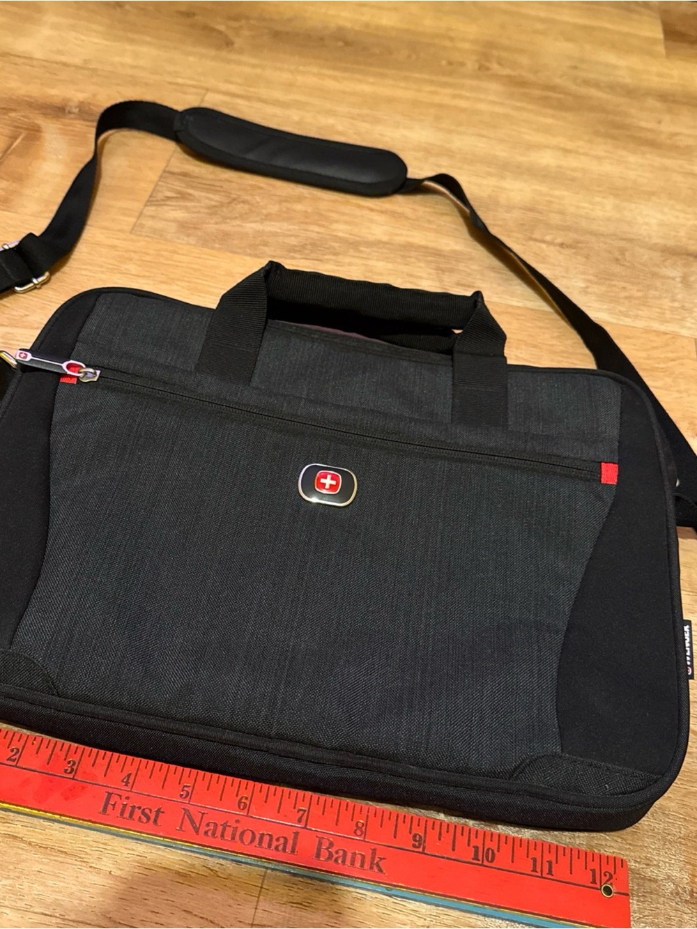 SWISS GEAR Laptop Messenger Shoulder Bag Multi Compartment Brief Case NWOT 12”